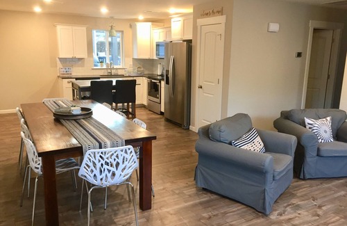 Orondo House | Getaway w/shared pool, tennis/b-ball/pickleball courts, & boat launch! 30day min