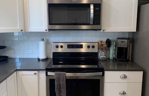 Orondo House | Getaway w/shared pool, tennis/b-ball/pickleball courts, & boat launch! 30day min