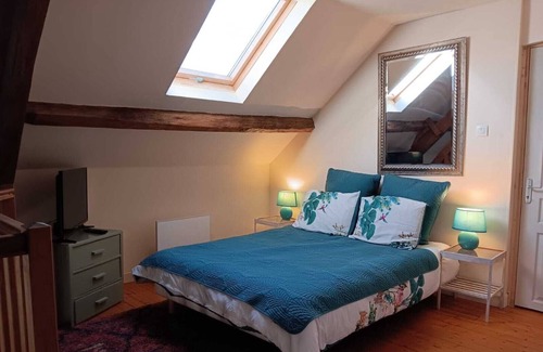 Rouperroux Apartment | Gezellig Vakantieverblijf met Uitkijk op het bos en Platteland van Normandie