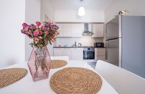 Saburtalo Apartment | GG Home – Charming 1BR near park on 12th Floor