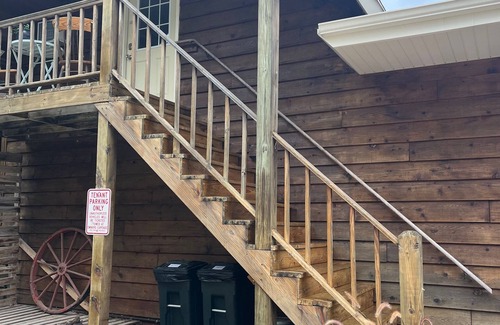 Campbellsport Apartment | GGG Log Cabin Apartment on the Ice Age Trail