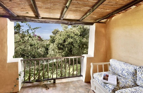 Liscia di Vacca Apartment | Giardino degli Oleandri Two-room apartment sleeps 4, WIFI, A.C, 350 mt. from the sea