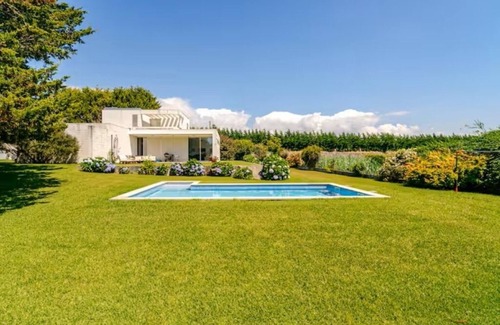 Vila do Conde Villa | Gião house with private pool and large garden. We accept pets.