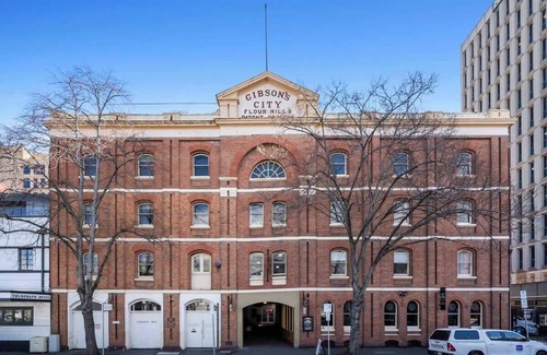 Sullivan's Cove Apartment | Gibson's Mill Penthouse with private balcony - 302