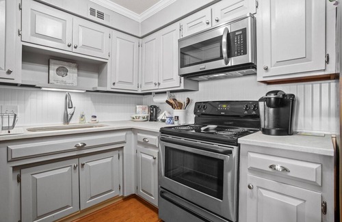 Sneads Ferry Condo | Gift By The Sea - 2BR Oceanfront Condo with Community Pool & Elevator