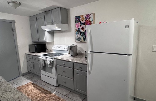 Gig Harbor House | Gig Harbor Cozy Get Away, Bring Fido - Park like Backyard