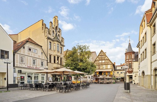 Bad Kissingen Apartment | Gigantic old building apartment with WiFi and free parking in the city center