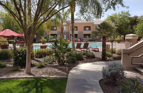 Gilbert Condo | Gilbert/Mesa Luxury Resort Condo - 2 Pools, Spa's, Gym, BBQ's, Business Centre