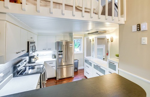 Gilford House | Gilford Townhome w/Lakefront Beach & Pool Access!