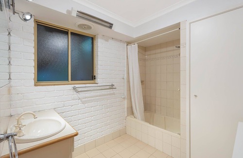 Pambula Beach Cabin | Gillmith - Up to 10 people