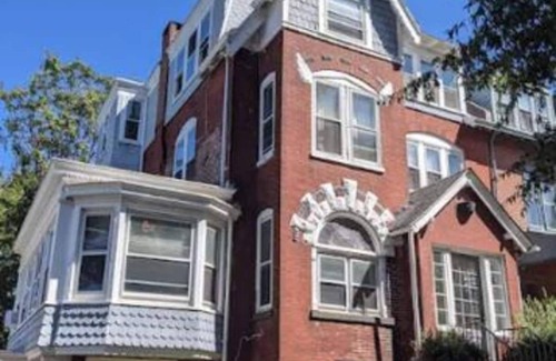 Wilmington Apartment | Gilpin Grand - Renovated Space In Trolley Square 1 Bedroom Apts by RedAwning