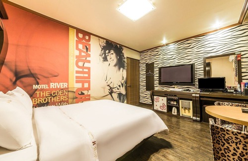 Gimpo Hotel | Gimpo River