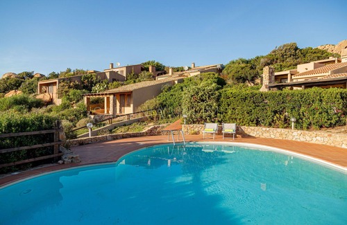 Costa Paradiso Villa | Ginepro Arancione: in front of the pool