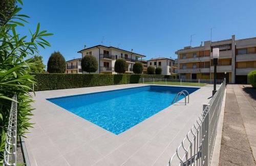 Eraclea Mare Apartment | Ginestra Deluxe Idromassaggio privato e piscina