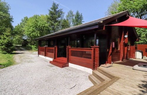 Tosside Cottage | GISBURN FOREST LODGE, pet friendly, with hot tub in Wigglesworth