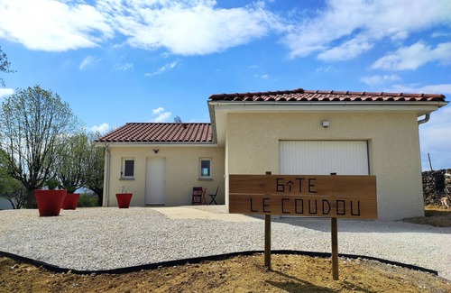 Saint-Didier-sur-Chalaronne House | Gîte Le COUDOU Saint-Didier-sur Chalaronne (01) in the countryside