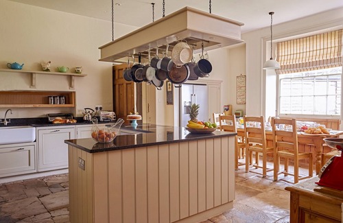 Totnes House | GITCOMBE HOUSE, family friendly, luxury holiday cottage in Cornworthy