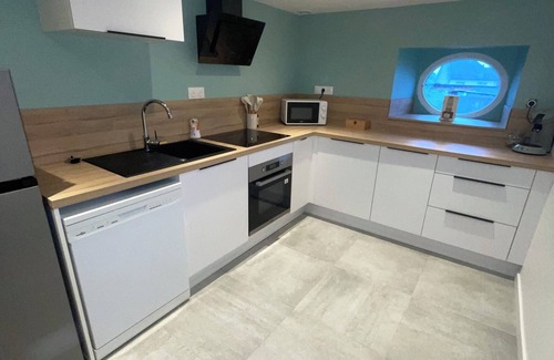 Trevieres Apartment | Gîte 10 min from the D-Day landing beaches