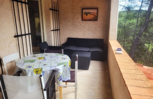 Salernes Cottage | Gîte, 2*, air conditioned, in a peaceful setting between olive trees and pool