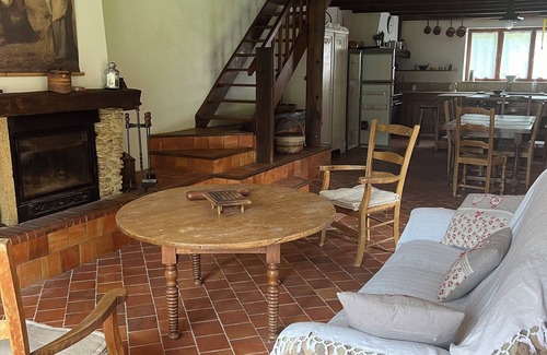 Thurageau Cottage | Gîte 20 minutes from the FUTUROSCOPE, with COVERED SWIMMING POOL