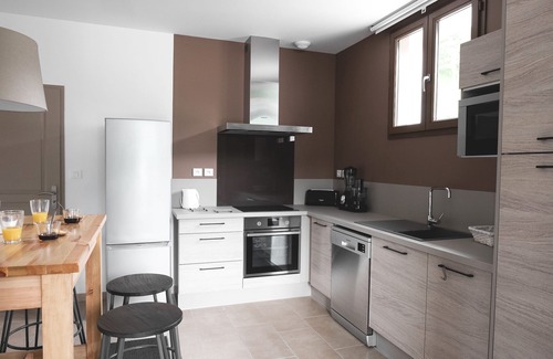 Ax-les-Thermes Apartment | GITE 4* 300m village terrace 100 m²sauna private parking wifi sports room