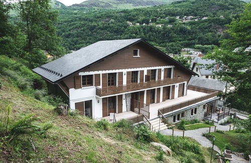 Ax-les-Thermes Apartment | GITE 4* 300m village terrace 100 m²sauna private parking wifi sports room