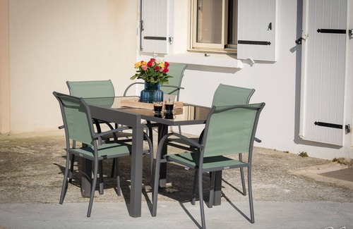 Ferel Cottage | GÎTE "ARC en CIEL" BLEU between Sea and Country 10 mn from the beach