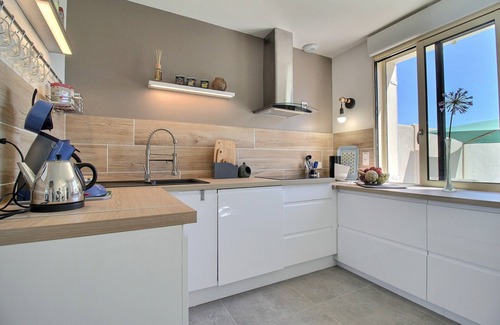 Ferel Cottage | Gîte "ARC EN CIEL" GREEN by the sea and in the countryside 10 minutes from the beaches