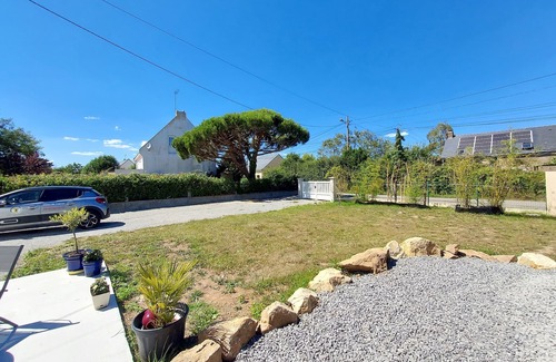 Ferel Cottage | Gîte "ARC EN CIEL" GREEN by the sea and in the countryside 10 minutes from the beaches