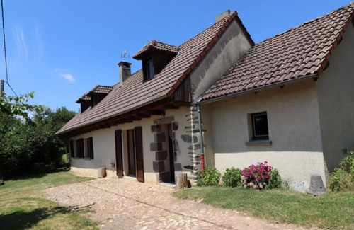 Arpajon-sur-Cere Cottage | Gite Arpajon-sur-Cère, 2 bedrooms, 4 persons