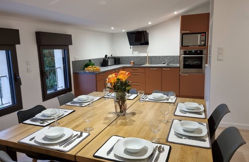 Beaumes-de-Venise Apartment | Gîte at the foot of the Dentelles de Montmirail, enchanting setting, guaranteed relaxation.
