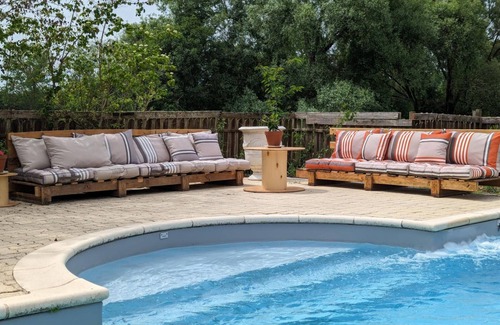 Bazac Cottage | Gite Bazac, 6 bedrooms, 11 persons