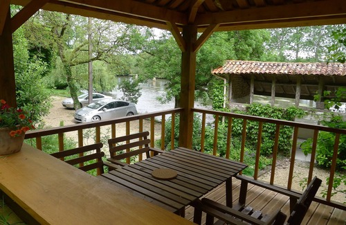 Saint-Meard-de-Drone House | Gîte by the river in the Dordogne - La Gloriette