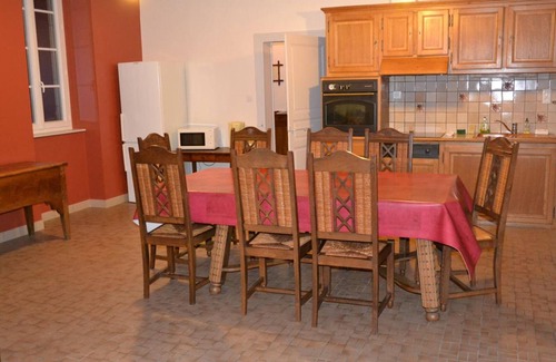 Chatel-de-Neuvre Cottage | Gite Châtel-de-Neuvre, 3 bedrooms, 6 persons