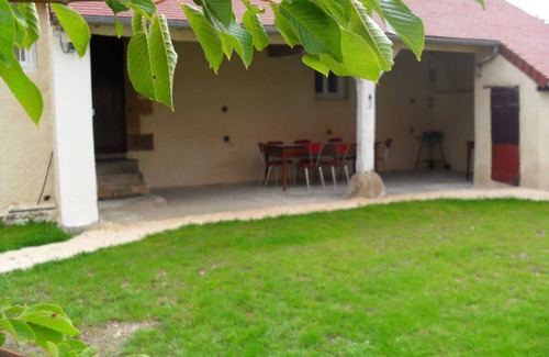 Chatel-de-Neuvre Cottage | Gite Châtel-de-Neuvre, 3 bedrooms, 6 persons
