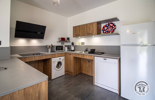 Campan Cottage | Gîte-Comfort-Ensuite with Bath
