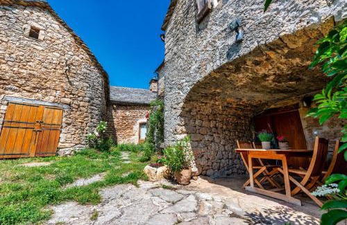 Saint-Pierre-des-Tripiers House | Gite de l'aire a la viale