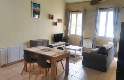 Lectoure Apartment | Gite de la Cathédrale 2