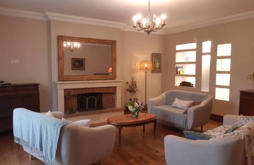 Cruejouls House | Gite de la Gratarelle (10 people) wheelchair accessible