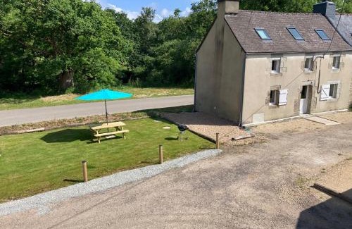 Berrien House | Gite de la mare aux sangliers