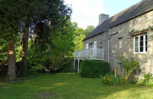 Clecy House | Gite de la petite suisse "VIOLETTE"