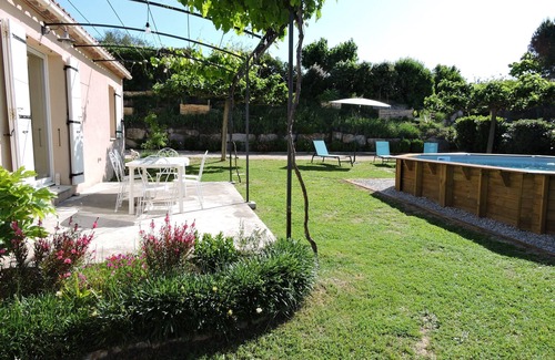 Vaison-la-Romaine House | Gite de la treille. Air-conditioned detached house sleeps 6, 3* label