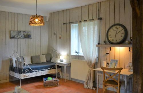 La Celle-Conde House | Gite De Saba