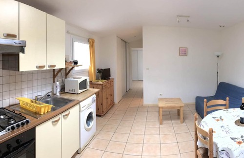Bourg-sur-Gironde House | Gite DES Cabanes - Bourg