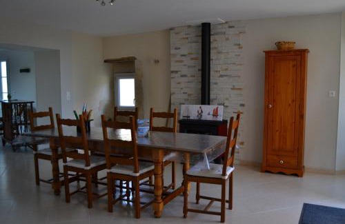 Chenac-Saint-Seurin-d'Uzet House | Gite Du Chai