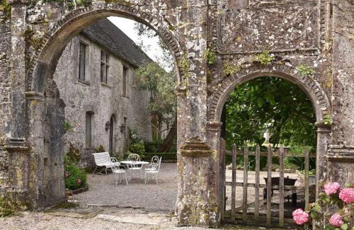 Hemevez House | Gite du Petit Manoir au château d'Hémevez