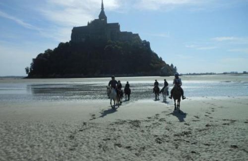 Brehal House | GITE EQUESTRE DE LA LANDE