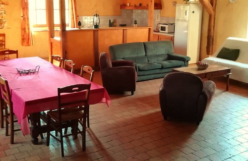 Fontenay-sur-Vegre Cottage | Gite Fontenay-sur-Vègre, 5 bedrooms, 12 persons