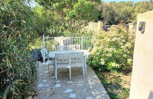 Vers-Pont-du-Gard Apartment | Gite for 2 to 4 people, in the medieval village of VERS Pont du Gard