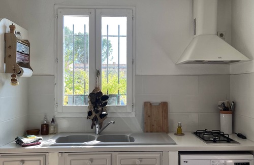 Cabries Apartment | Gite for 3, ideally located, 10 mn from Aix en Provence and 20 mn from Marseille